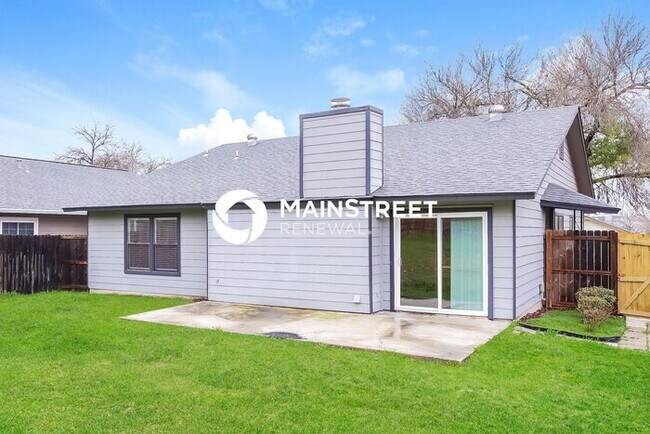 Building Photo - 3 Bedroom Pet-Friendly Home in SAN ANTONIO, TX with Main Street Renewal
