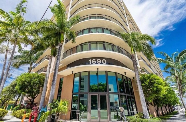Building Photo - 1690 SW 27th Ave