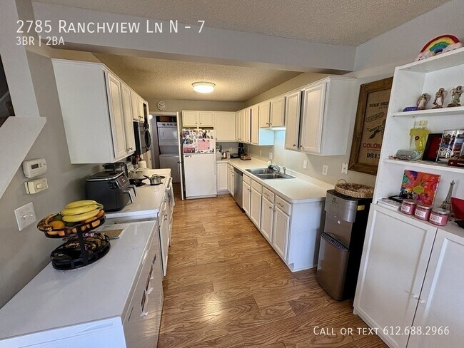 Building Photo - 2785 Ranchview Ln N