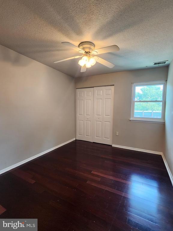 Building Photo - 132 Meadowview Ln