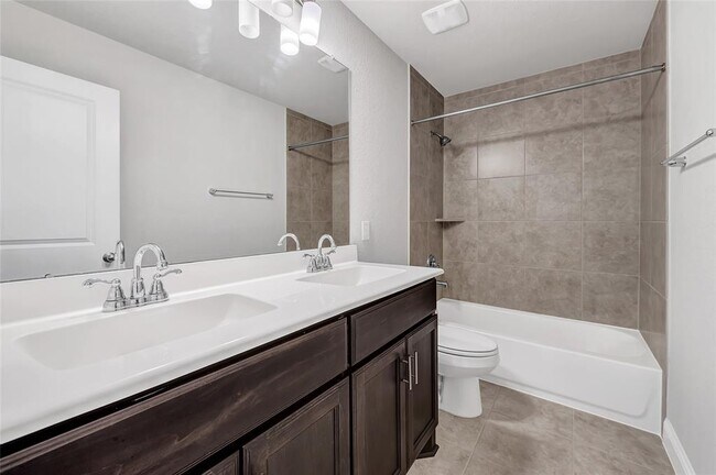 Building Photo - 21102 Verismo Dr