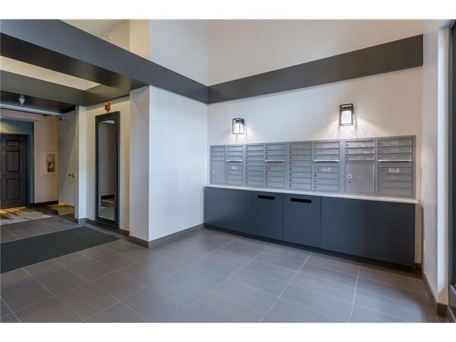 Building Photo - 545 N 1st St