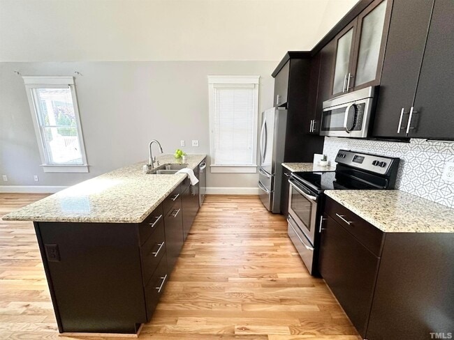 Building Photo - 614 Dorothea Dr