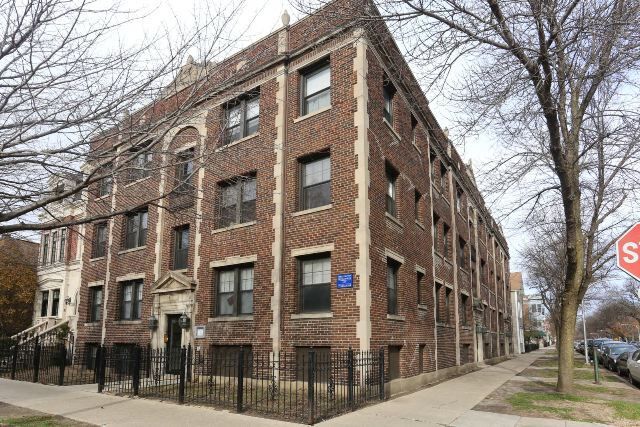 Primary Photo - 3003 N Racine Ave