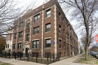 Building Photo - 3003 N Racine Ave