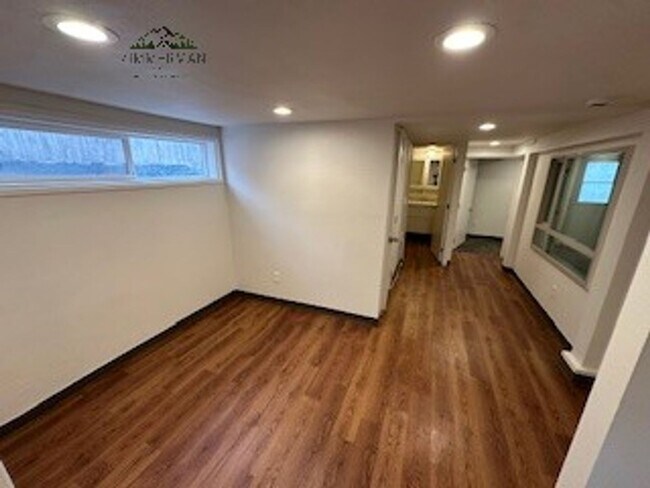 Building Photo - Charming 2 bed 2 bath home in Eugene