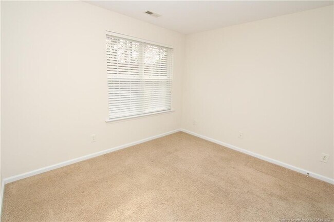 Building Photo - 421 Hamlet Park Dr