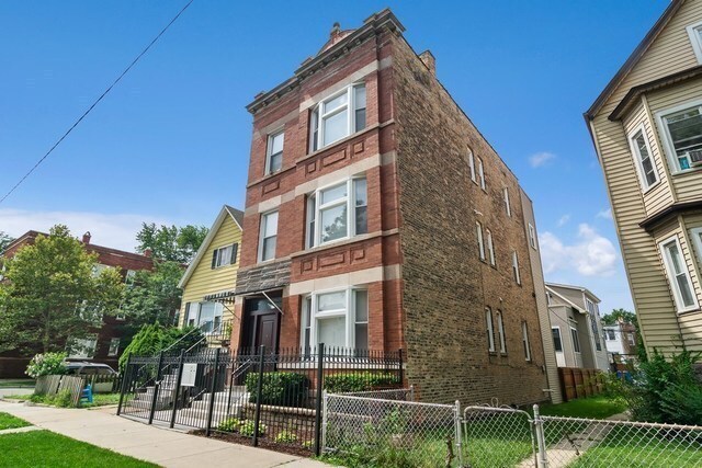 Building Photo - 2836 N Drake Ave