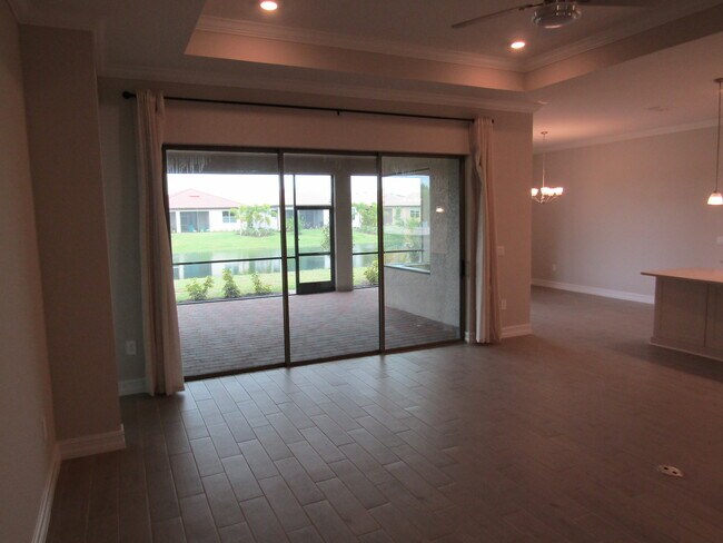 Building Photo - 608 Maraviya Blvd