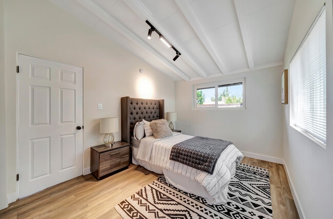 Building Photo - 20641 Archwood St