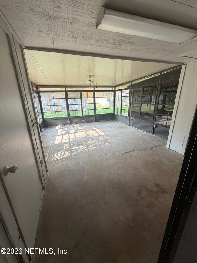 Building Photo - 5557 Greatpine Ln S