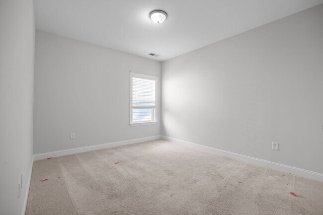 Building Photo - Modern 5-Bed, 4-Bath Family Home with Garage & Pool Access – Devon Square