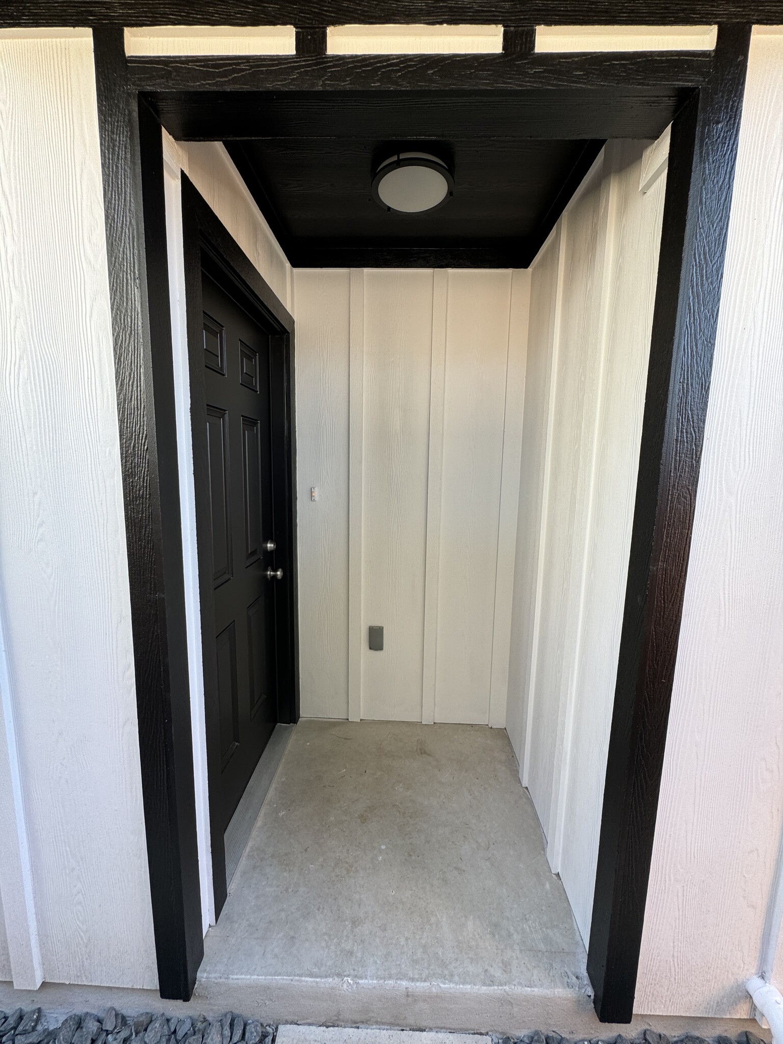 Entrance - 754 Delmar St