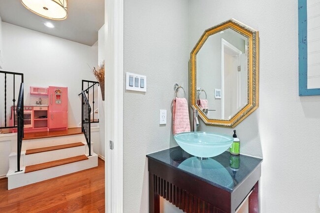 Building Photo - 2918 Ranch Rd 620 N