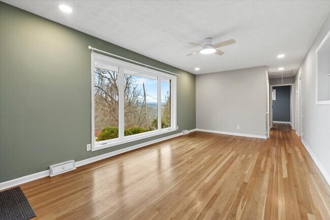 Building Photo - 100 9th Ave