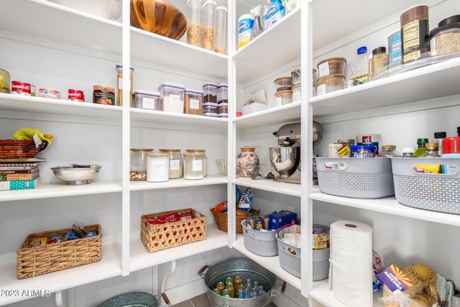 Building Photo - 2029 W Kinfield Trail