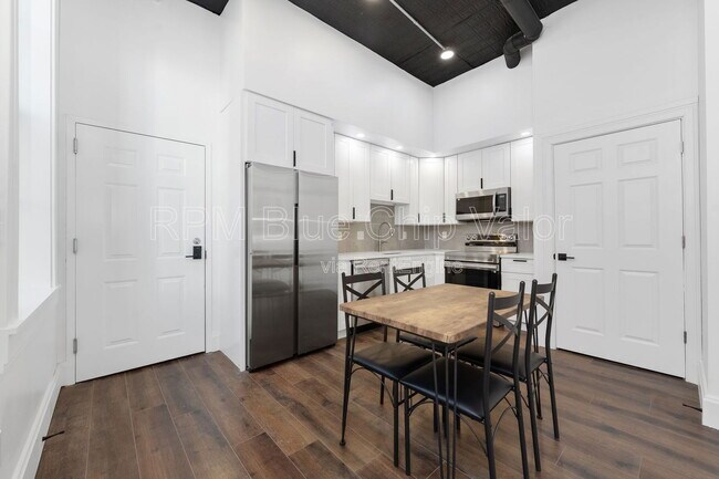 Building Photo - 2151 Colerain Ave