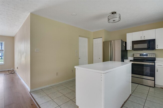 Building Photo - 5740 Travelers Way