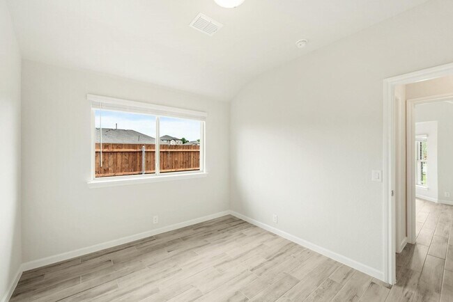Building Photo - 920 Elk Rdg Run