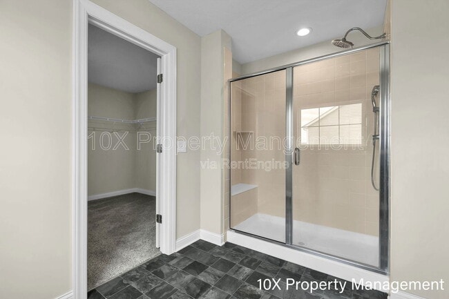 Building Photo - 592 Courtright Dr