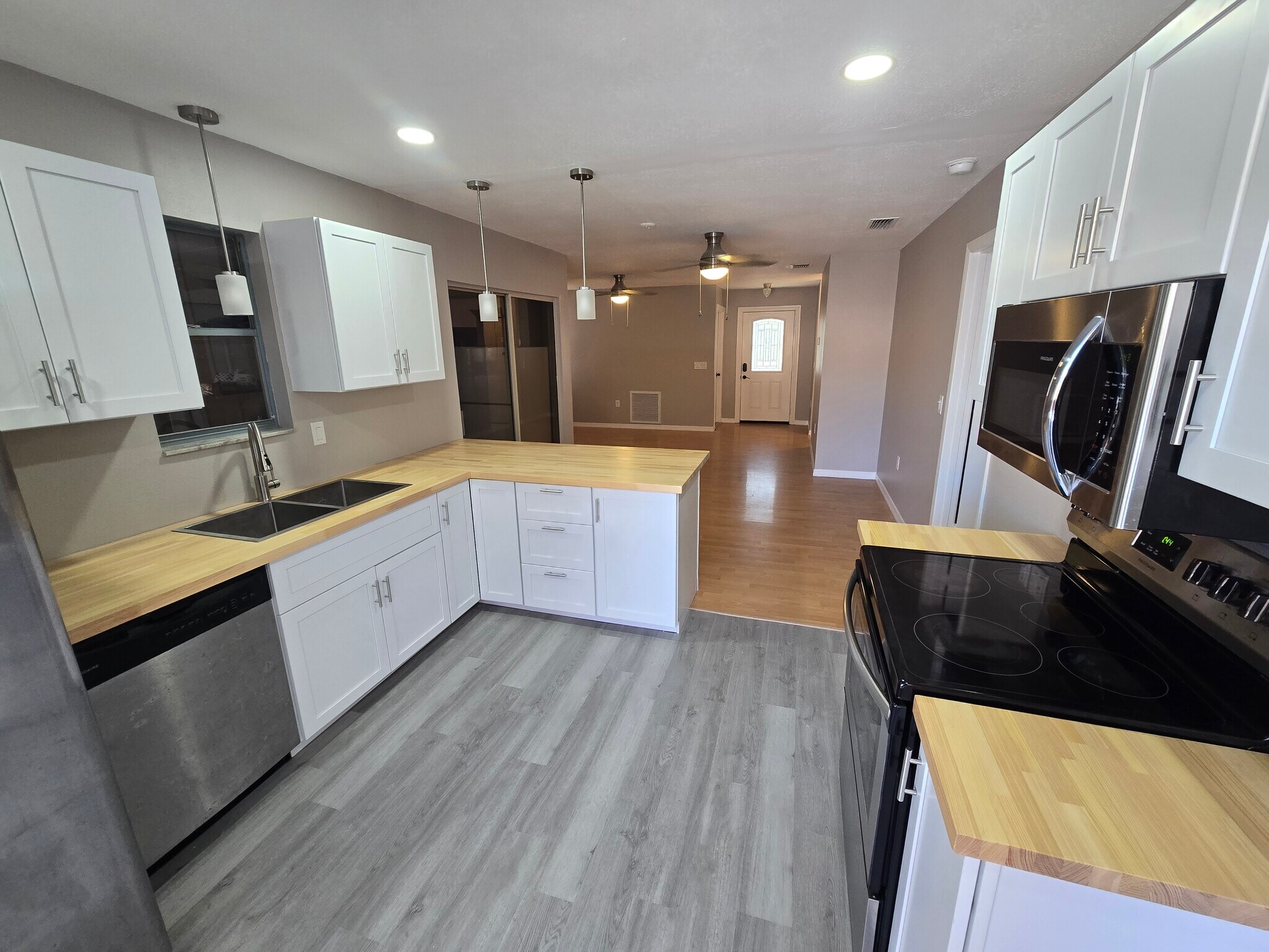 Building Photo - 7508 Leon Ave