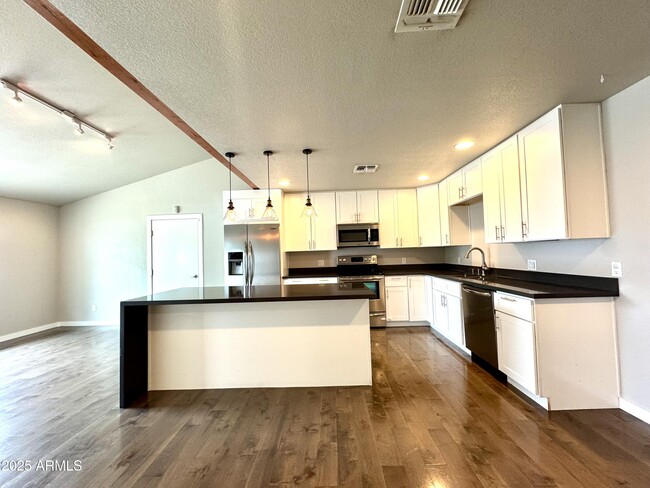 Building Photo - 4248 E Montecito Ave