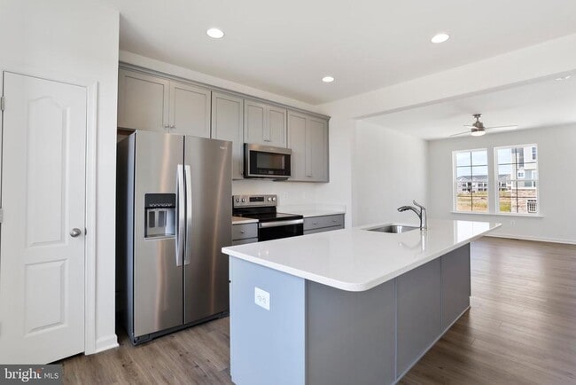Building Photo - 241 Clifton Mnr