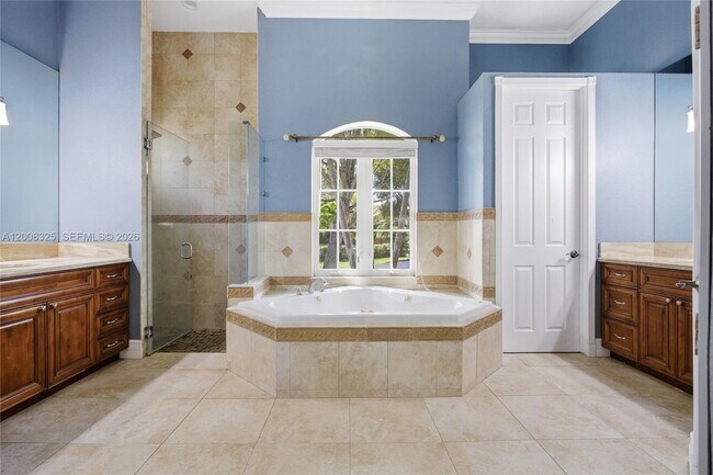 Building Photo - 20401 SW 48th Pl