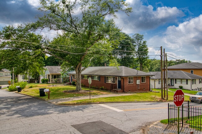 Building Photo - 3447 Pierce St
