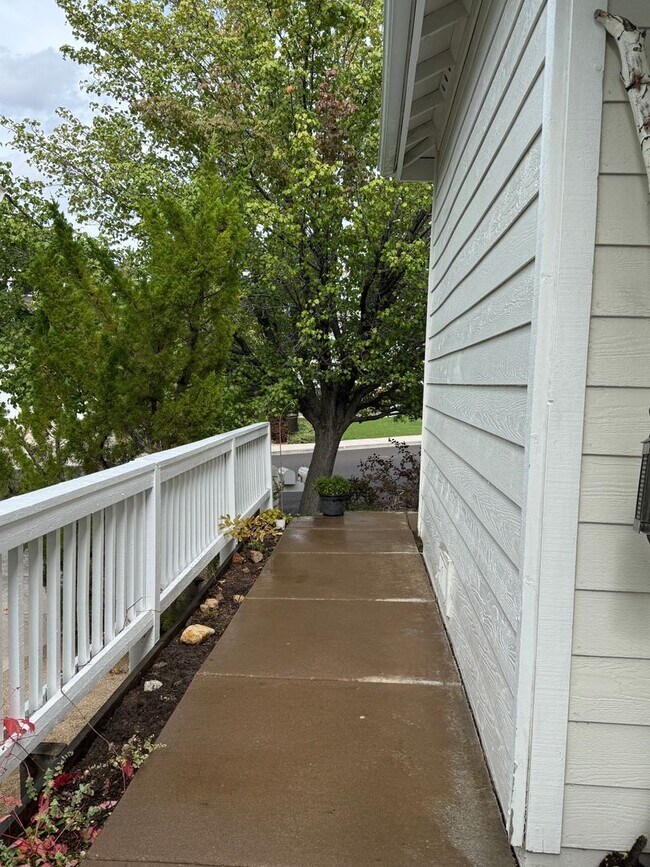 Building Photo - 4774 Cedarhill Ln