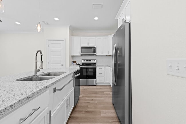 Building Photo - Bayou View