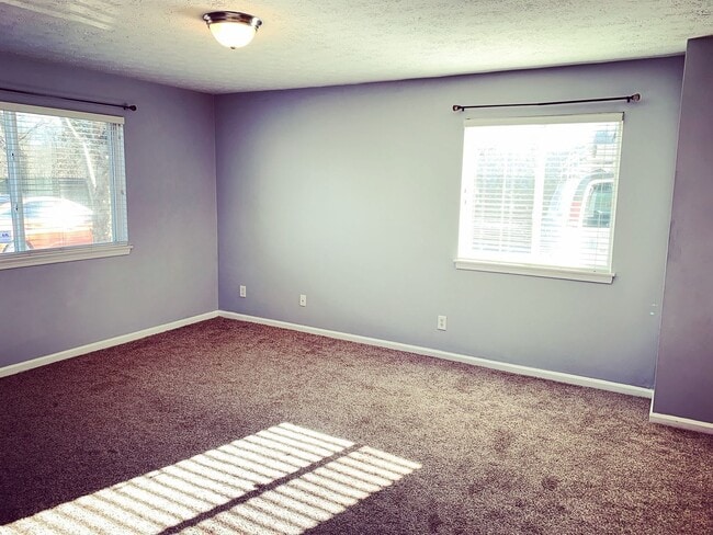 Building Photo - Spacious 3-Bedroom Ground-Floor Condo with...