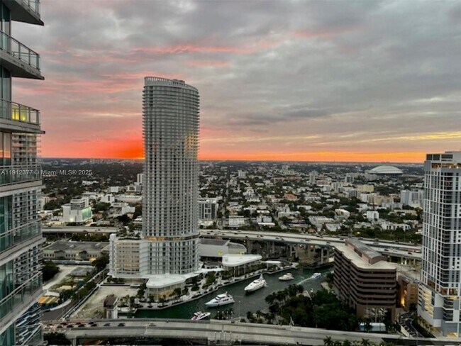 Building Photo - 92 SW 3rd St