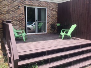 Building Photo - 2 Bedroom 1.5 Bath Duplex near Dan Mills i...