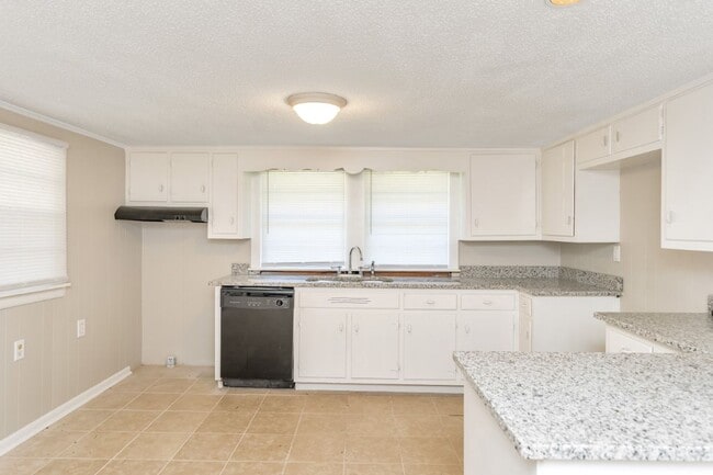 Building Photo - Lovely 3-Bedroom Home in the Heart of Pleasant Grove