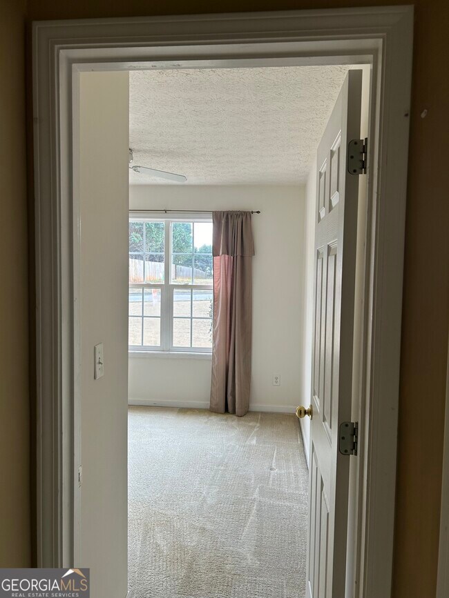 Building Photo - 20 Shenandoah Dr