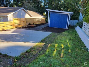 Building Photo - 608 Bertha Ave