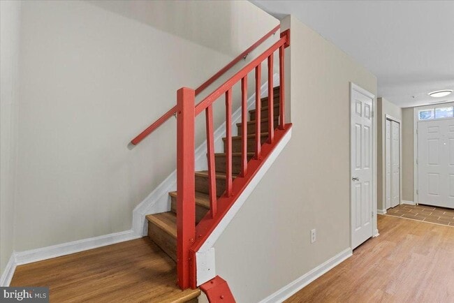 Building Photo - 9208 Fairlane Pl