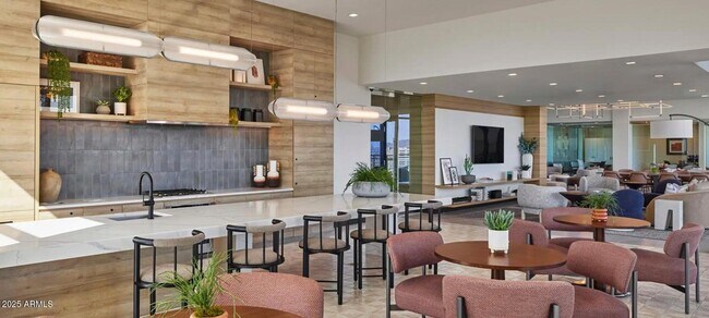 Building Photo - 817 N 6th St