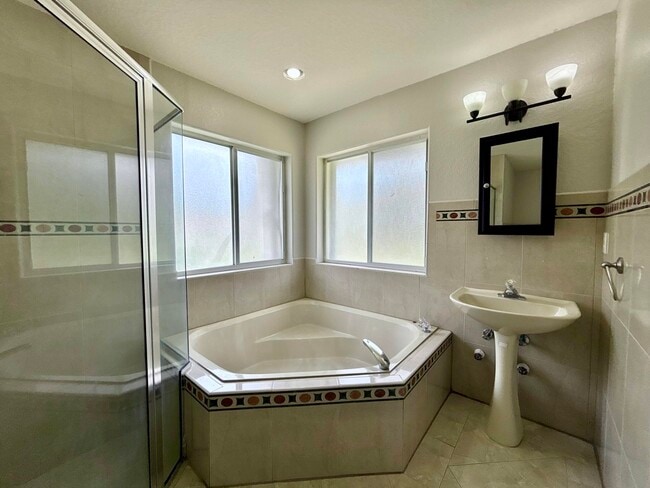 Building Photo - 16105 Temple Blvd