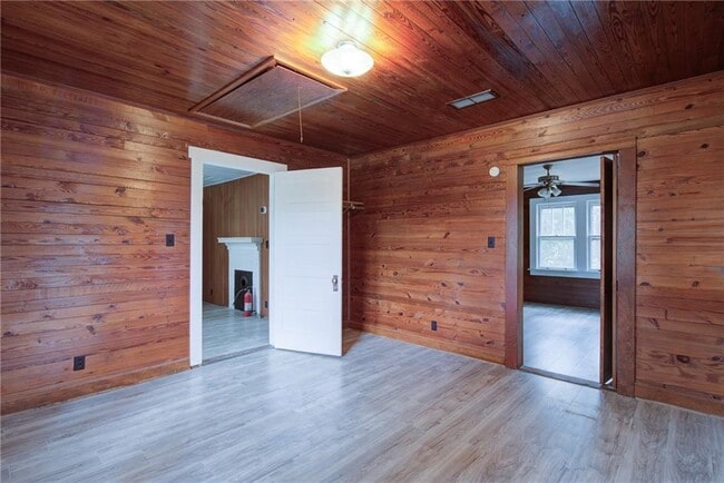Building Photo - 7985 Midway Rd
