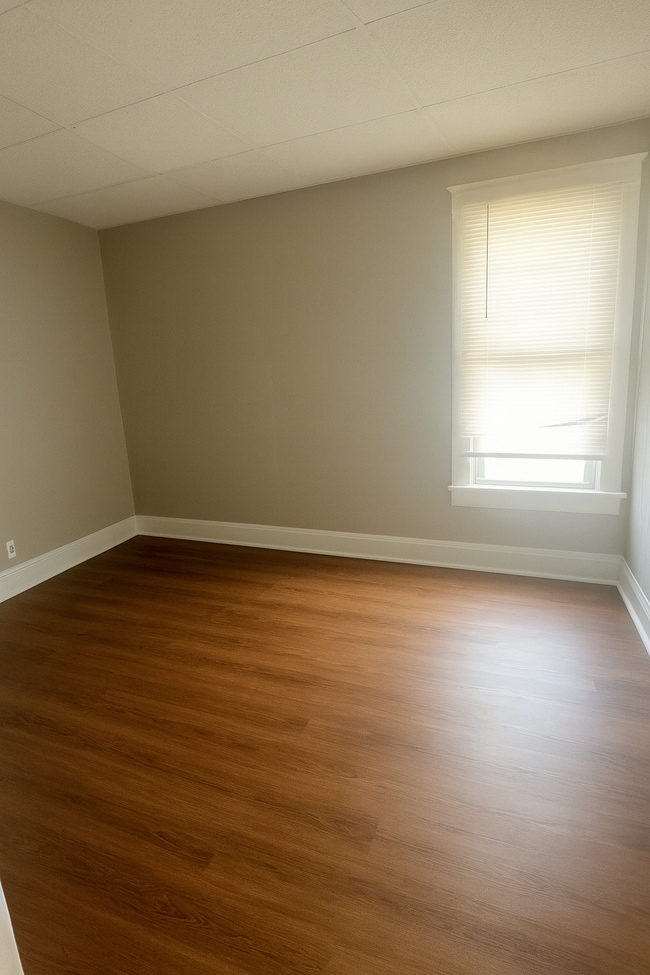 Building Photo - 269 W Main St