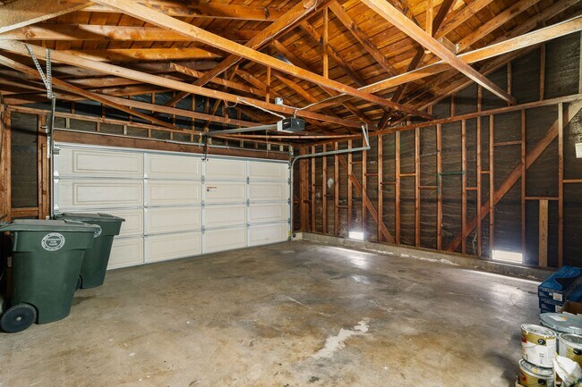 Building Photo - 375 Woodland Pl