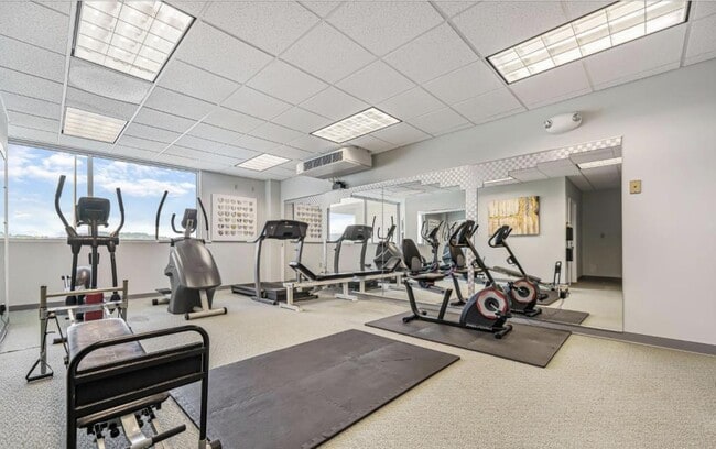 Building Photo - 210 Raceday Center Dr