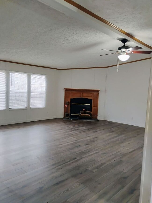 Building Photo - Gorgeous 3 Bedroom 2 Bath Home in Convenient Dawsonville Location! Move In Ready!!!!