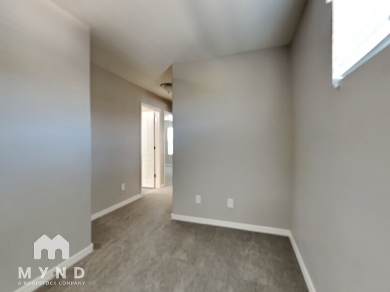 Building Photo - 3446 W Hayduk Rd