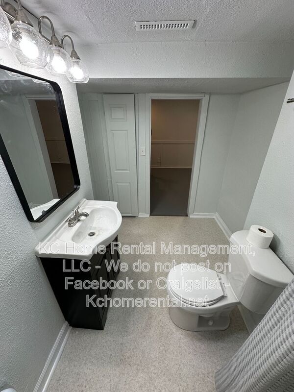 Building Photo - 2010 Bunker Ave