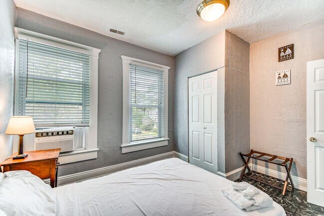 Building Photo - 9501 Granby St