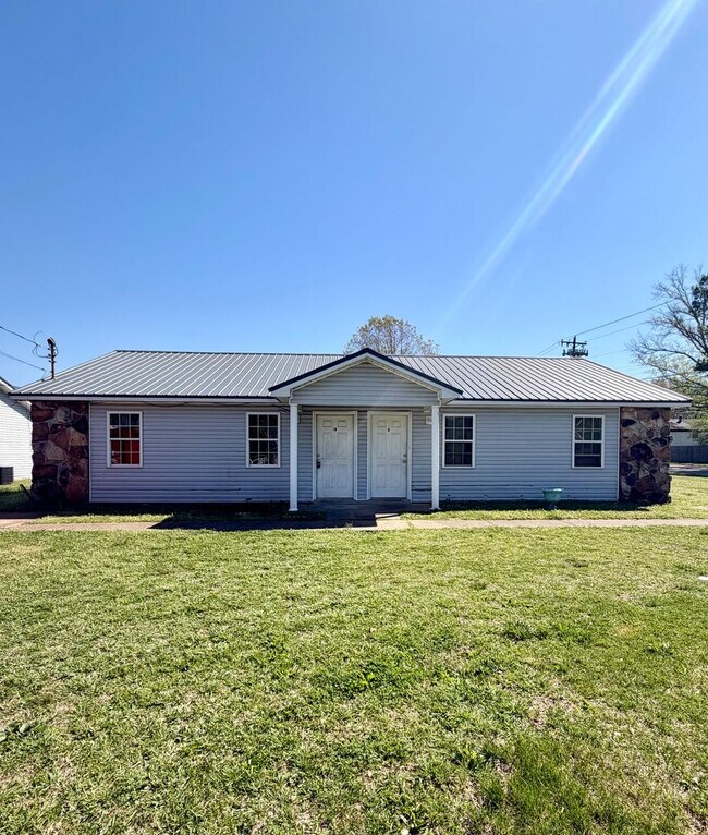 Building Photo - 01021