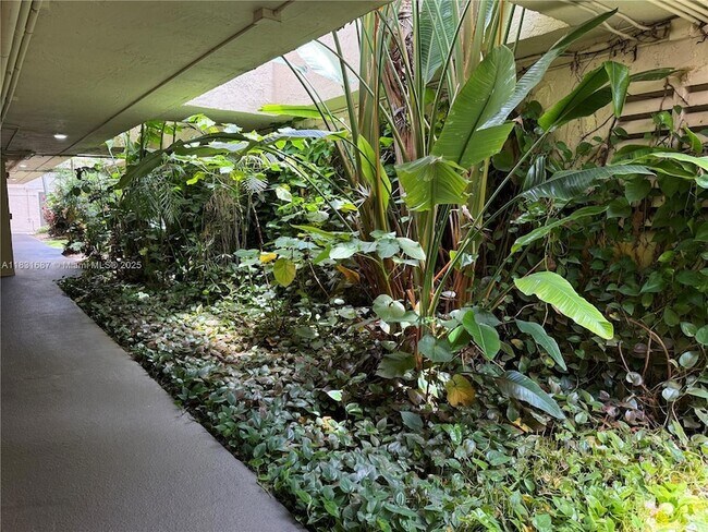 Building Photo - 14500 SW 88th Ave